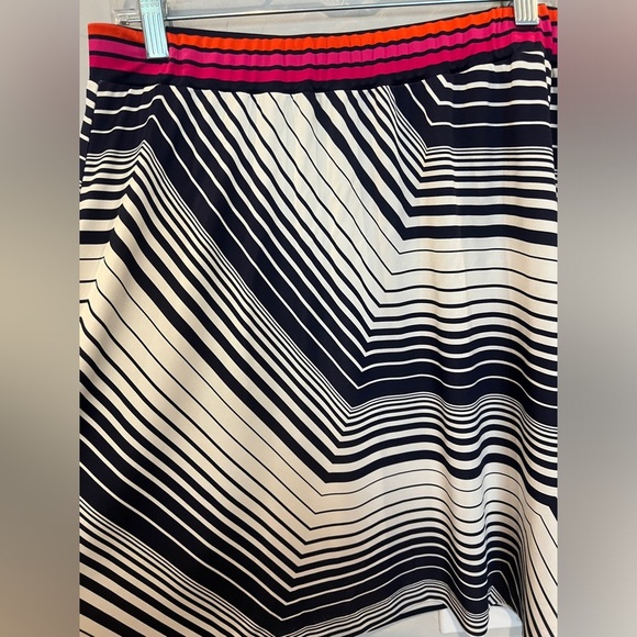 Trina Turk size Large black and white skirt - Picture 3 of 6